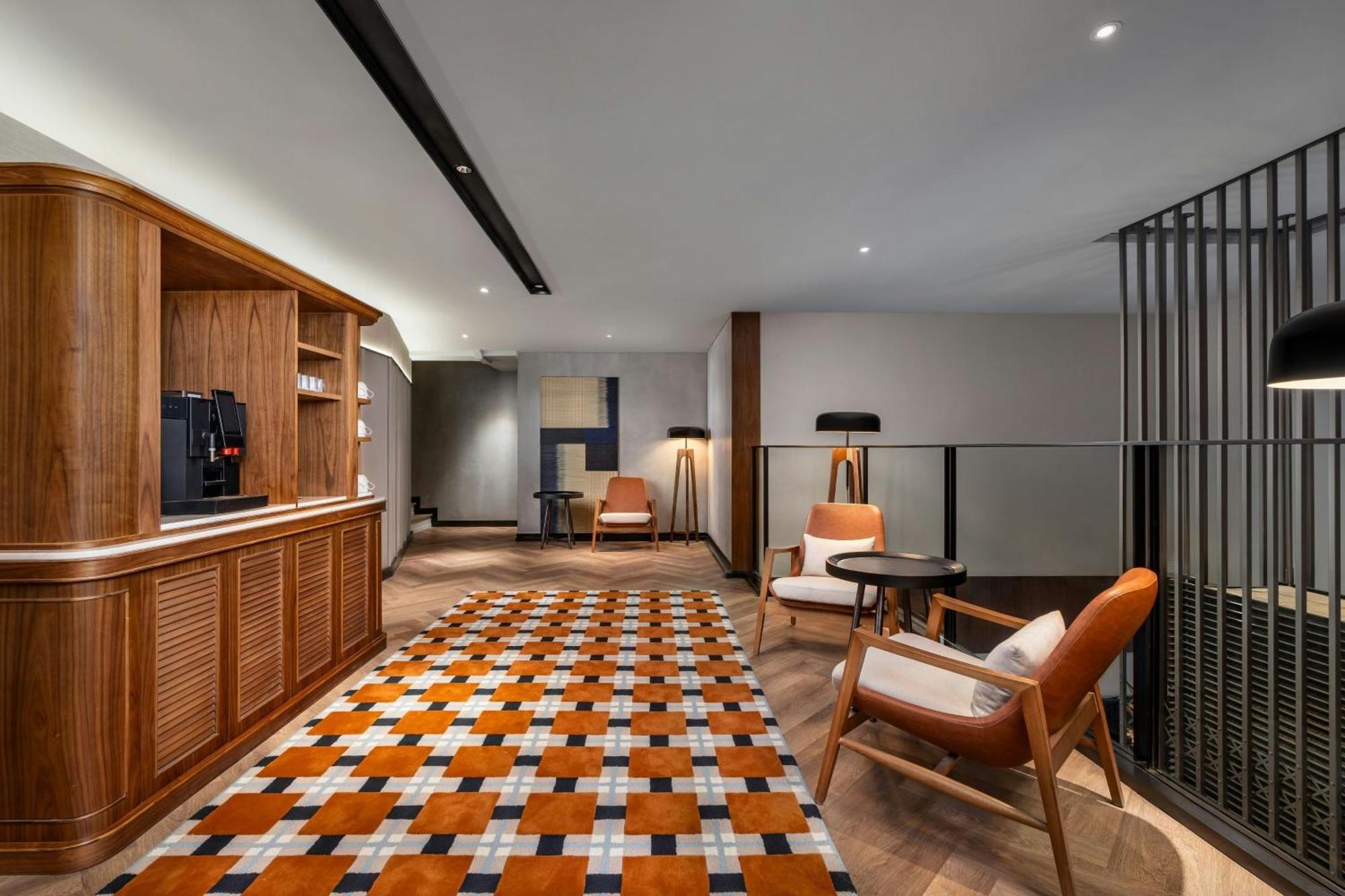 Four Points By Sheraton Bangkok, Sukhumvit 22 Exterior photo